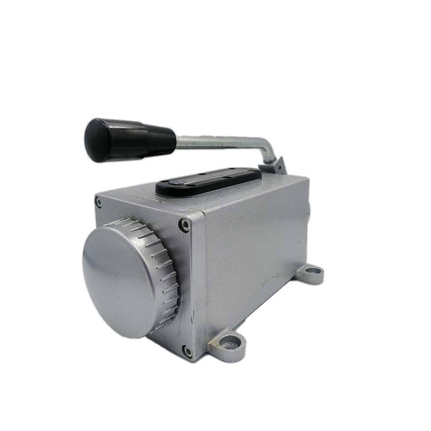 مضخة تزيت يدوية